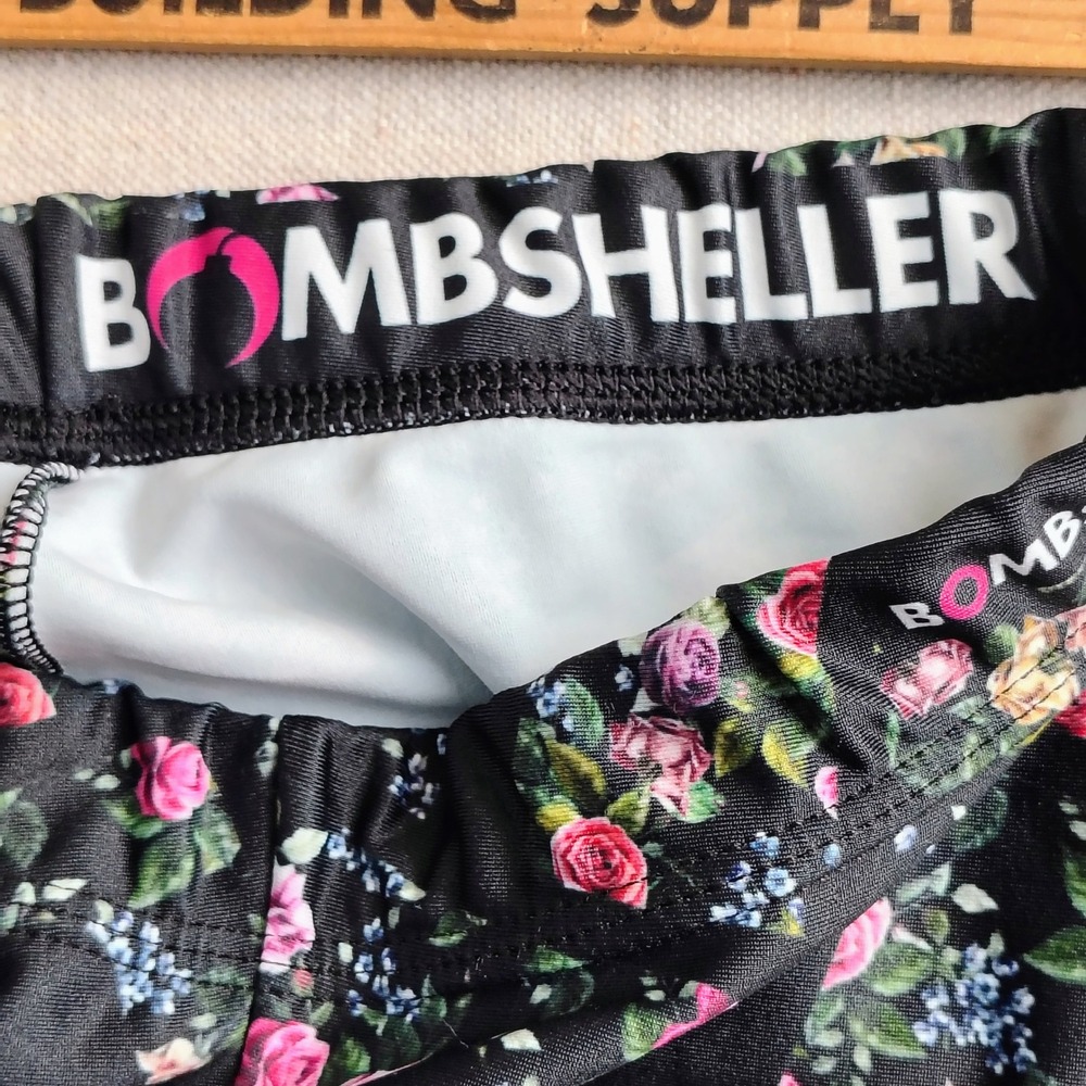Bombsheller Womens M Floral Geometric Leggings Black Pink Rose Cottagecore Gym - Picture 7 of 9